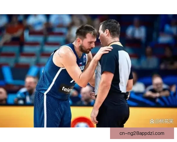 东契奇吐槽裁判判罚不公 东契奇吐槽裁判判罚不公