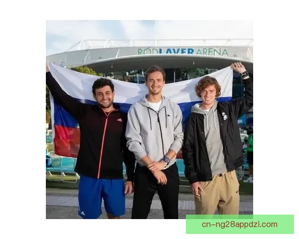 卢布列夫母亲透露三驾马车已离迪拜